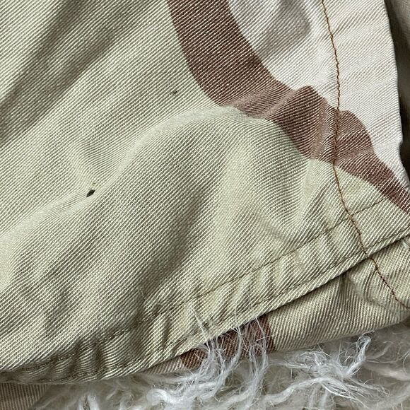 Desert Camo Cargo Shorts Size Large - Picture 3 of 6